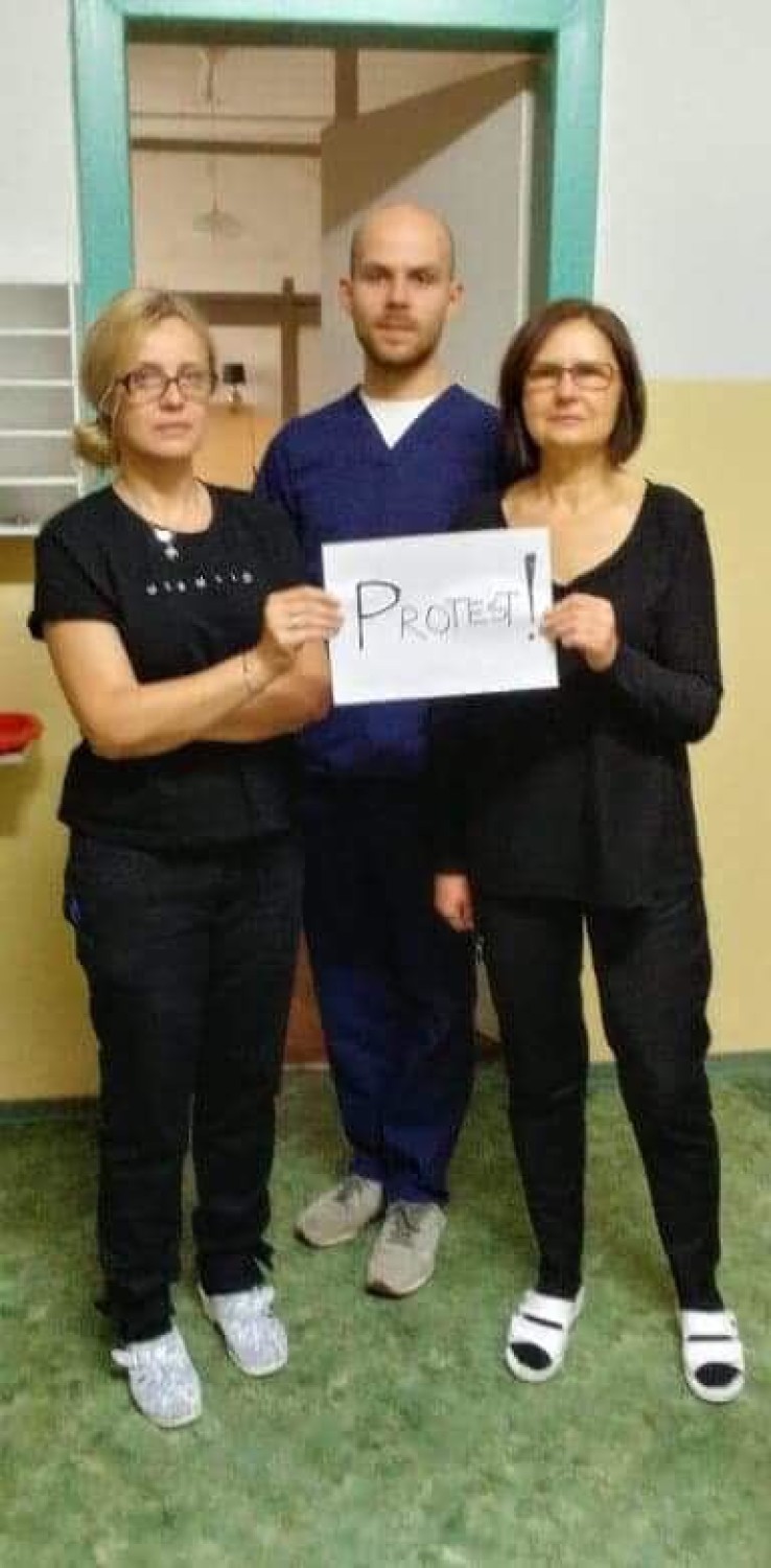 Szpital w Kaliszu. Fizjoterapeuci i diagności medyczni wracają do pracy, ale protest nadal trwa