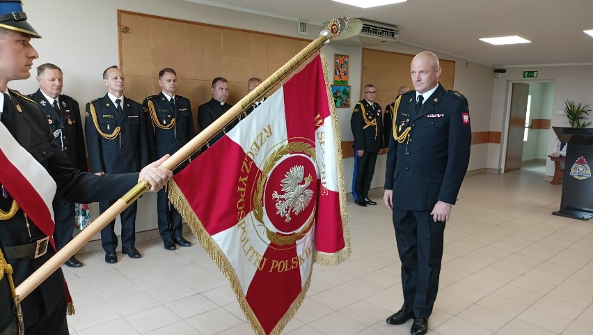 Nowy zastępca komendanta straży pożarnej w Rypinie. Mł. kpt. Marcin Czarnecki odebrał akt powołania. Zobacz zdjęcia