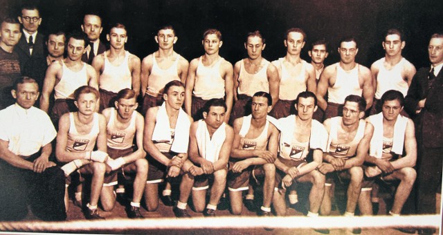 Mecz towarzyski KS Warta-KS Astra Krotoszyn z roku 1947. Wynik 8:8. Niestety mało mamy zdjęć z okresu przedwojennego