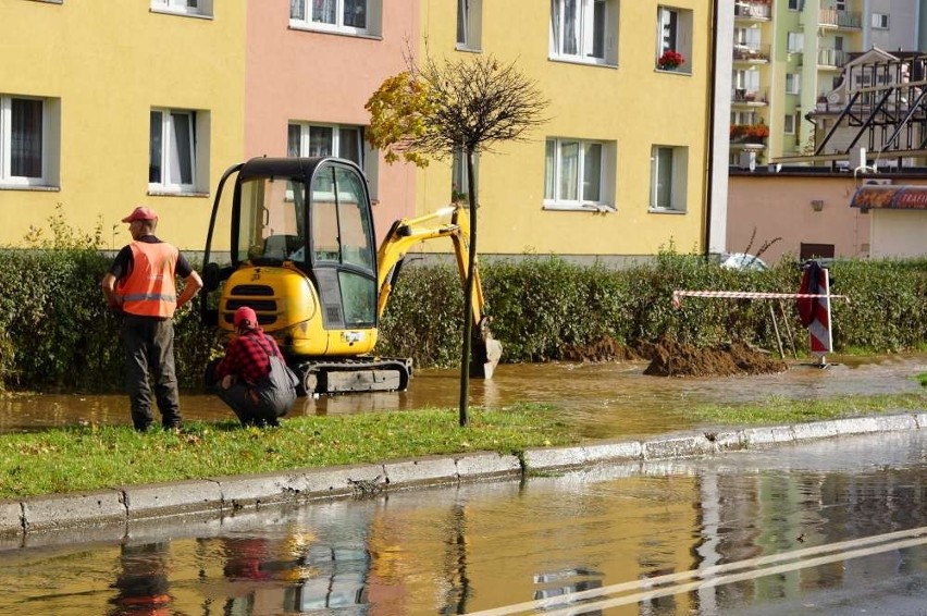 Awaria wodociągu na ulicy Serbinowskiej w Kaliszu