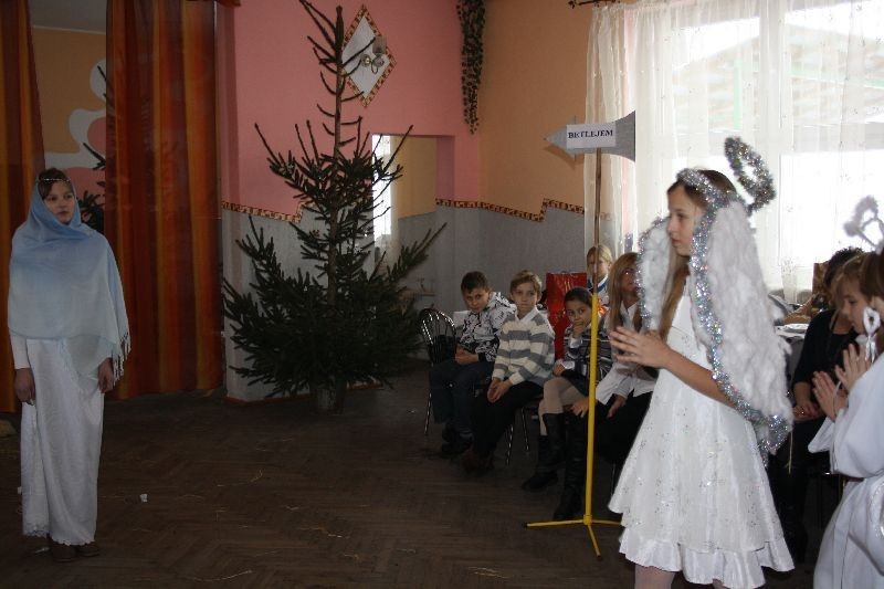 Niezwykłe jasełka w Konarzycach w wykonaniu uczniów szkoły podstawowej