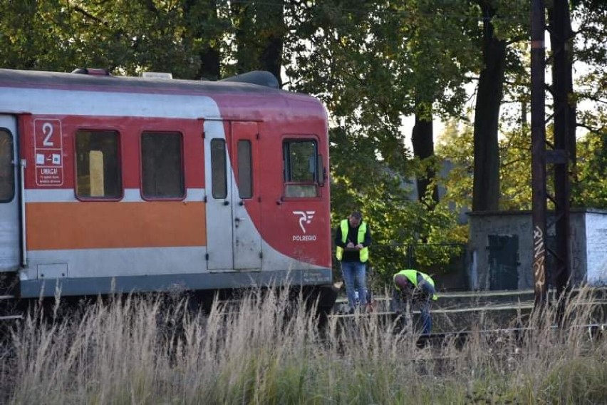 Próba samobójcza na przejeździe kolejowym w Bierutowie. Jaki jest stan poszkodowanej?
