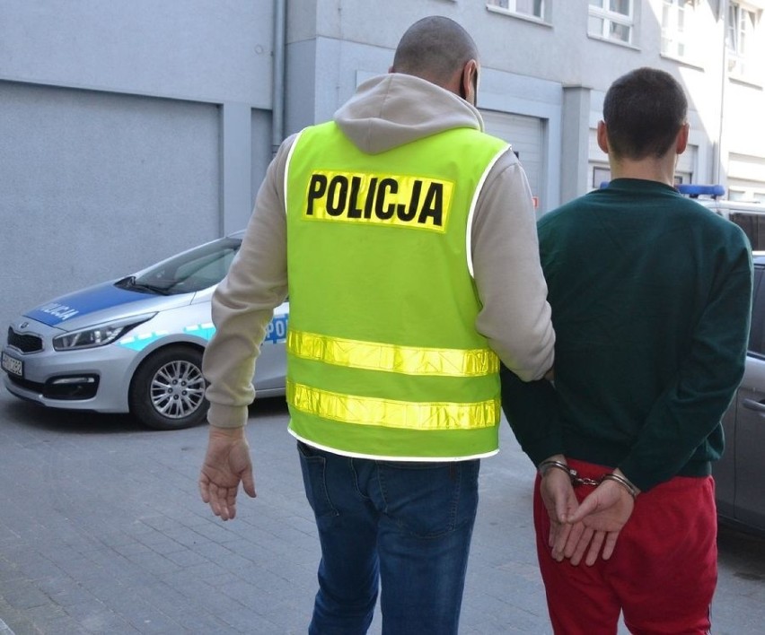 Awantura w mieszkaniu we Wrzeszczu. Rzucił się z nożem na własnego brata! Trafił do aresztu na trzy miesiące 