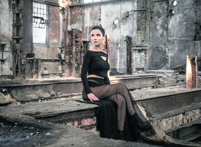 Joanna Dudkowska wystartowała z nowym teledyskiem "Bezczas"