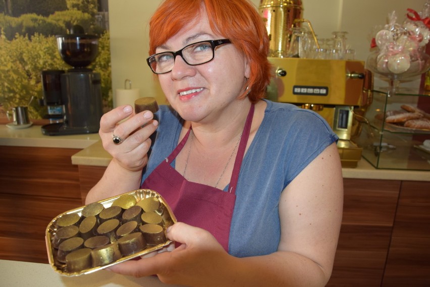 12 kwietnia przypada Dzień Czekolady. Gorliczanka Renata Gaweł, mistrz cukiernictwa radzi jak zrobić domowe praliny