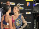 Ważenie przed galą KnockOut Boxing Night 30 w Jastrzębiu. Rywalka mistrzyni Europy Laury Grzyb musi do jutro zarzucić 300 gramów. ZDJĘCIA  