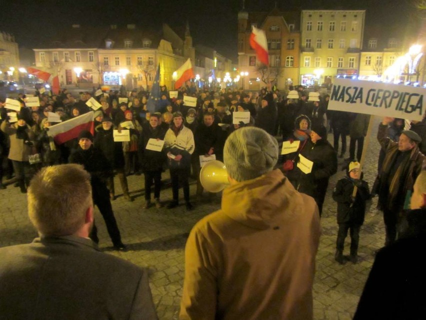 Strajk obywatelski w Gnieźnie, czyli "precz z kaczorem-dyktatorem"