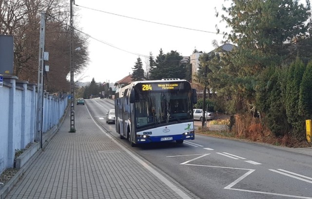 Autobus 284 (Wieliczka - osiedle Bogucice - Nowy Bieżanów Południe) kursuje od listopada 2021, rzadko, bo tylko co 70 minut. Na razie nie ma jednak szans na wyczekiwane i obiecywane zwiększenie liczby przejazdów linii