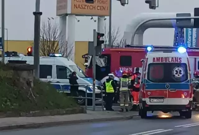 Przez pewien czas, na skutek wypadku, był utrudniony przejazd przez skrzyżowanie ulic Zbrowskiego i Żółkiewskiego.