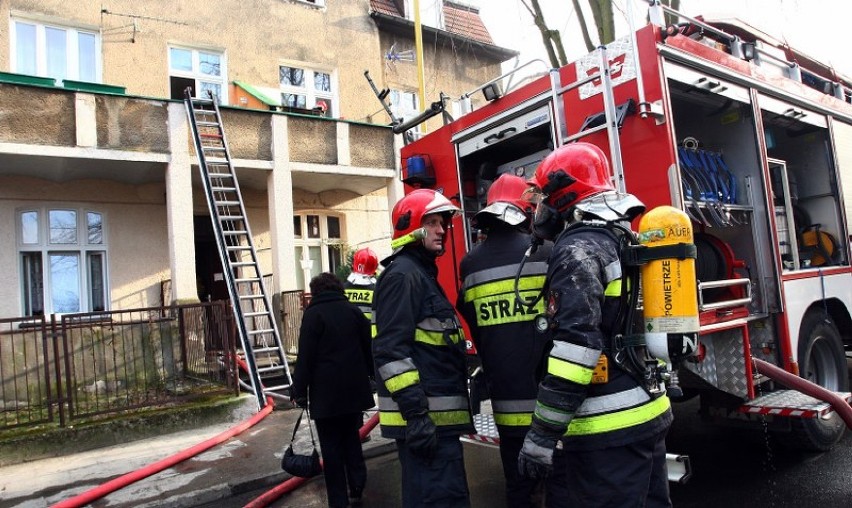 Ul. Jaracza w Szczecinie: W pożarze zginęła jedna osoba