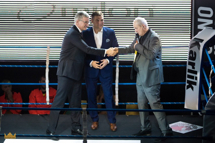 Gala Biznes Boxing Polska w Poznaniu 

Źródło:...