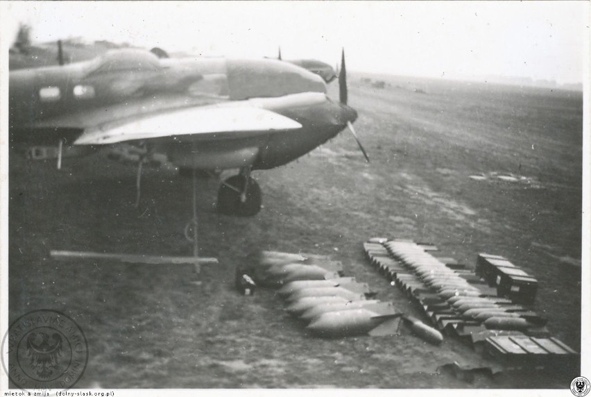 Lotnisko w Oleśnicy w 1939 roku. Zobacz jak kiedyś wyglądało codzienne życie żołnierzy 