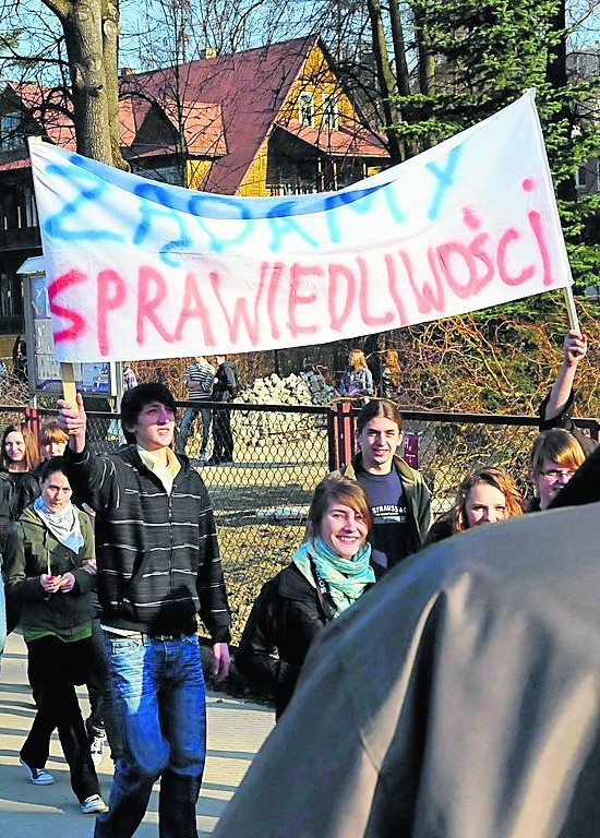 Tak wyglądała marcowa pikieta przed Liceum im. Romera