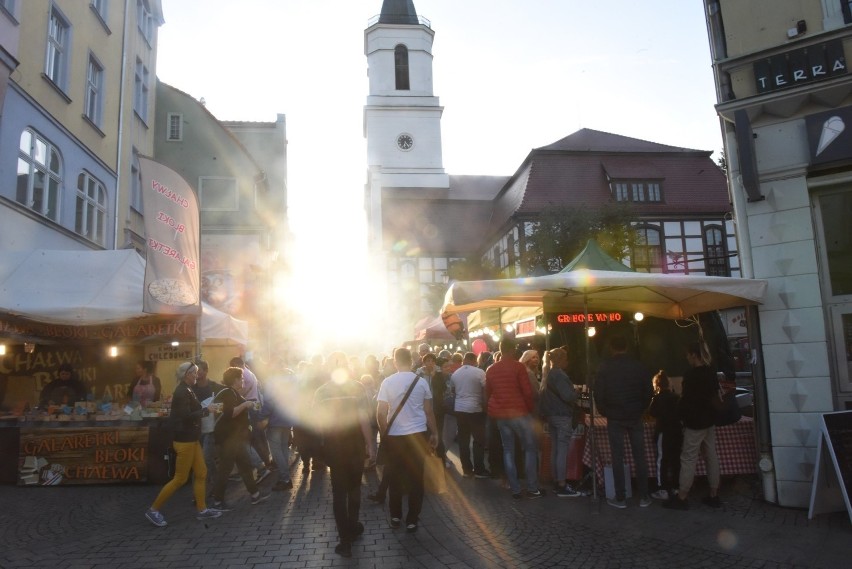 Zeszłoroczny korowód winobraniowy, którzy przeszedł Aleją...