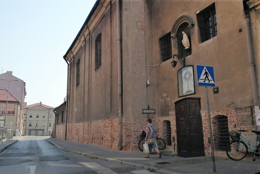 Po skuciu tynku na ścianach kościoła Bernardynów w Tarnowie...