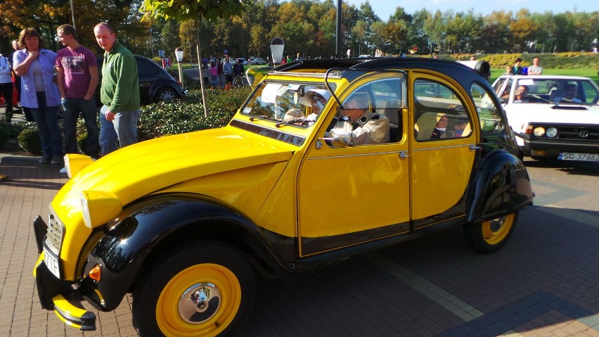 Citroen 2CV - zwycięzca konkursu na najładniejsze auto zlotu