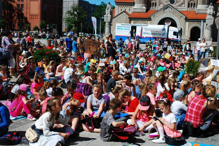 Ruda Śląska: Akcja czytelnicza na Dzień Dziecka