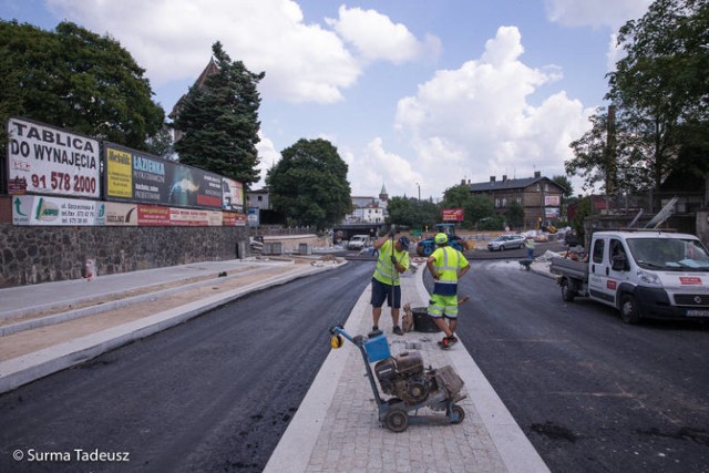 W przyszłym tygodniu jezdnią od strony ulicy Towarowej ma być puszczony ruch pieszy i samochodowy. Wszyscy odetchną z ulgą, bo to newralgiczny punkt na drogowej mapie miasta