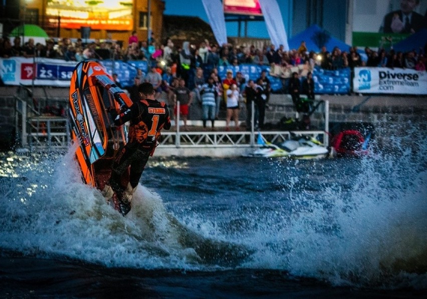 Water Show w Szczecinie. Wracają widowiskowe skoki z Trasy Zamkowej!