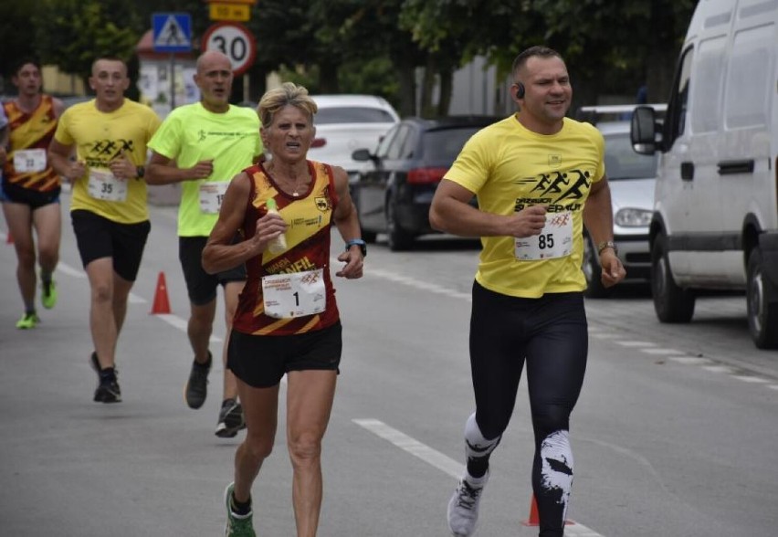 Za nami 5. Ogólnopolski Bieg "Drzewica Summer Run 2022" pod honorowym patronatem Wandy Panfil [ZDJĘCIA]