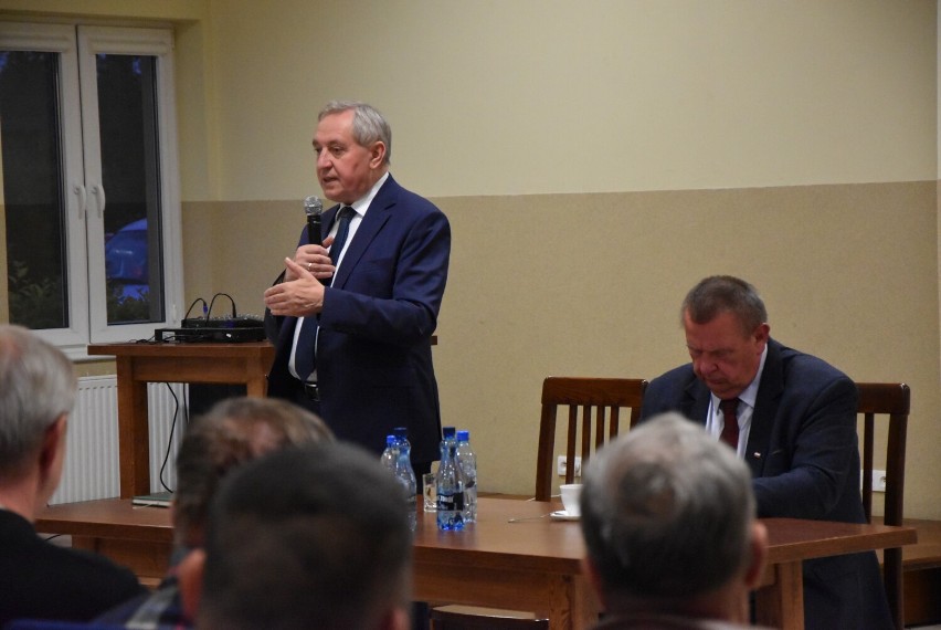 Wicepremier Henryk Kowalczyk spotkał się z rolnikami w Milczu. Dyskusję zdominował wzrost cen energii i nawozów