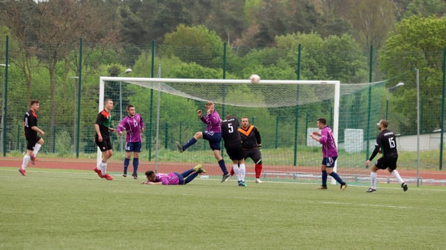 BOSiR/Dąb Barcin wygrał z Mikrusem Gesal Szadłowice 5 : 2 (2:1)

bramki:  Damian Lewandowski (22), Filip Czerwiński (35), Bartłomiej Dreżewski (64),
Jakub Trześniewski (67), Daniel Nowakowski (71),  -  Artur Dąbrowski (30), Jakub Jarzyński (49)  

(mw)


Flash INFO, odcinek 11 - najważniejsze informacje z Kujaw i Pomorza.

