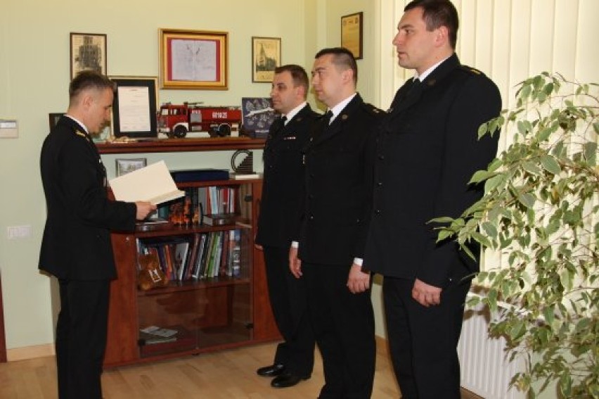Michał Mulka (w środku) został nowym zastępcą komendanta w...