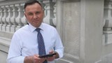 Andrzej Duda rapuje. Prezydent wziął udział w #Hot 16 challenge 2