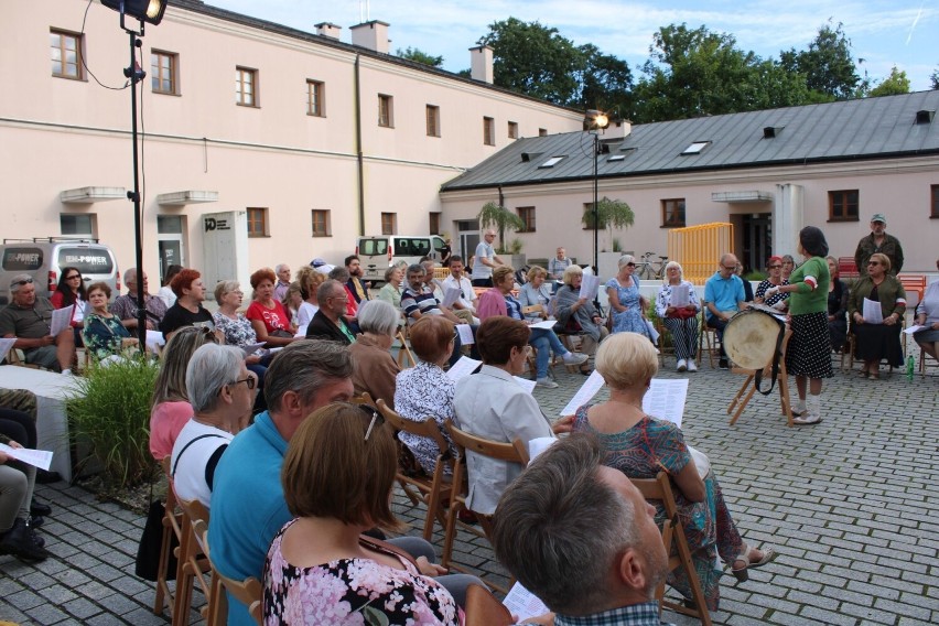"Wolne śpiewanie". W Kielcach oddano hołd uczestnikom rozbicia komunistycznego więzienia
