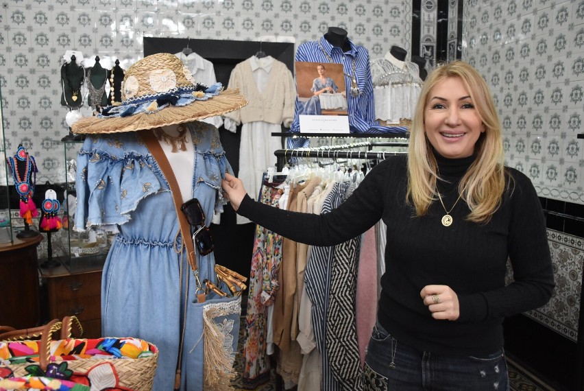 Gnieźnieńska moda okiem Loli del Monni. Jeans, wzorzyste torebki i kapelusze będą hitem wiosny! [FOTO]