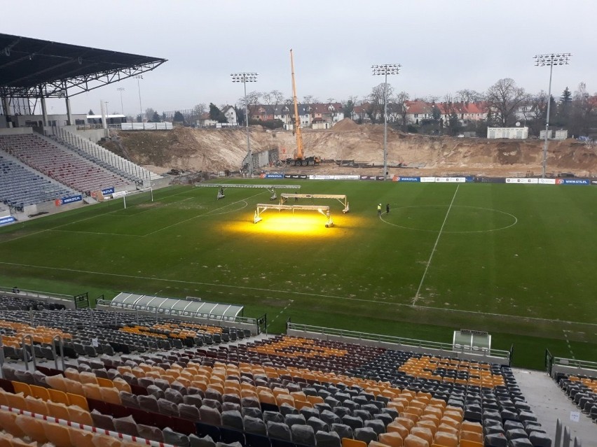 Rok 2021 na budowie stadionu Pogoni Szczecin. Kolosalna...