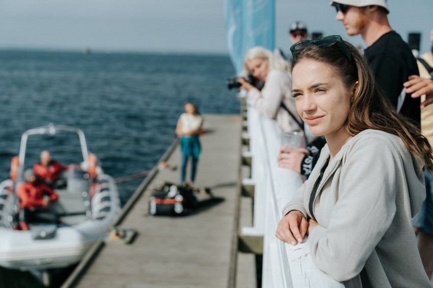 Życie to (kite)surfing. Walentynkowa propozycja Netflixa z Helem w tle