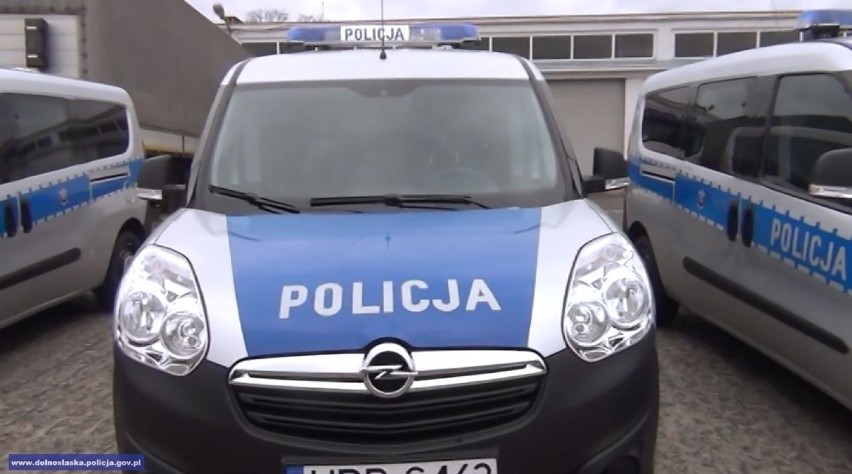Nowe samochody dolnośląskiej policji [ZDJĘCIA, FILM]