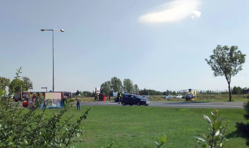 Potrącenie rowerzysty w Brzegu. Mężczyzna został przetransportowany śmigłowcem LPR do szpitala 