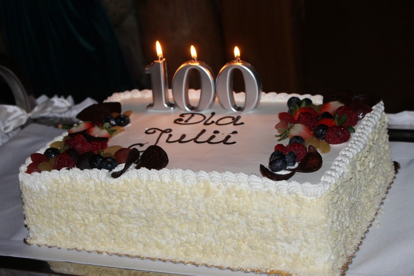 100 urodziny pani Julii z Turku. Na przyjęcie rodzina przyjechała aż z Chile 
