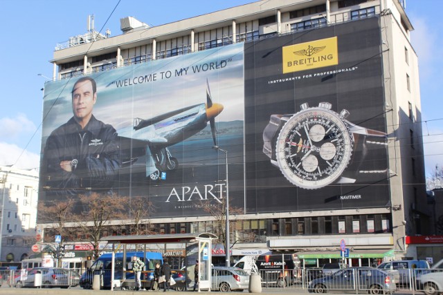 Reklamy w centrum Warszawy. Kiedy przestaną szpecić miasto?