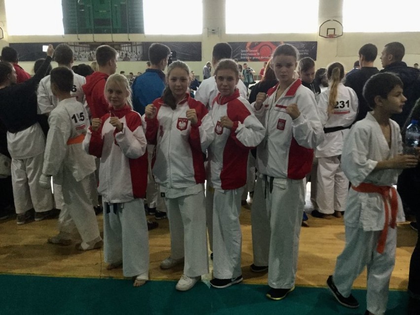 Zawodniczki Leżajskiego Klubu Kyokushin Karate z czterema medalami [ZDJĘCIA]