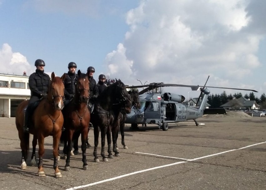 Tajemniczy helikopter lata nad Rzeszowem, budząc zainteresowanie mieszkańców. Czy jest się czego bać? [ZDJĘCIA]