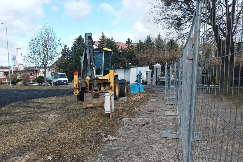 Umowę na modernizacje stadionu w Golubiu-Dobrzyniu podpisano...