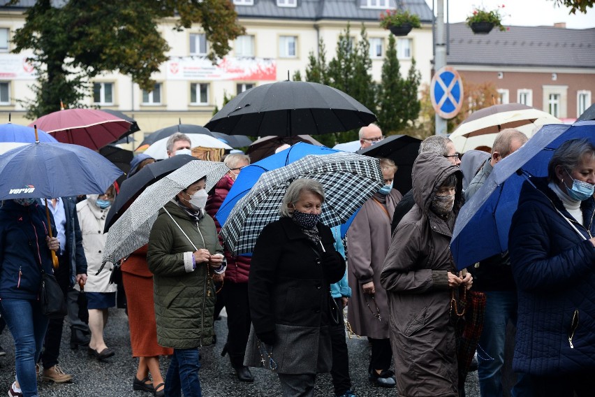 Mimo deszczu, wielu mieszkańców Jasła wzięło udział w...