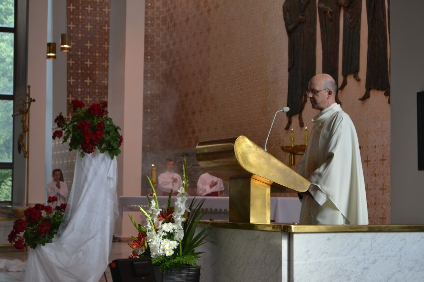 W kościele Najświętszej Maryi Panny Matki Kościoła w...