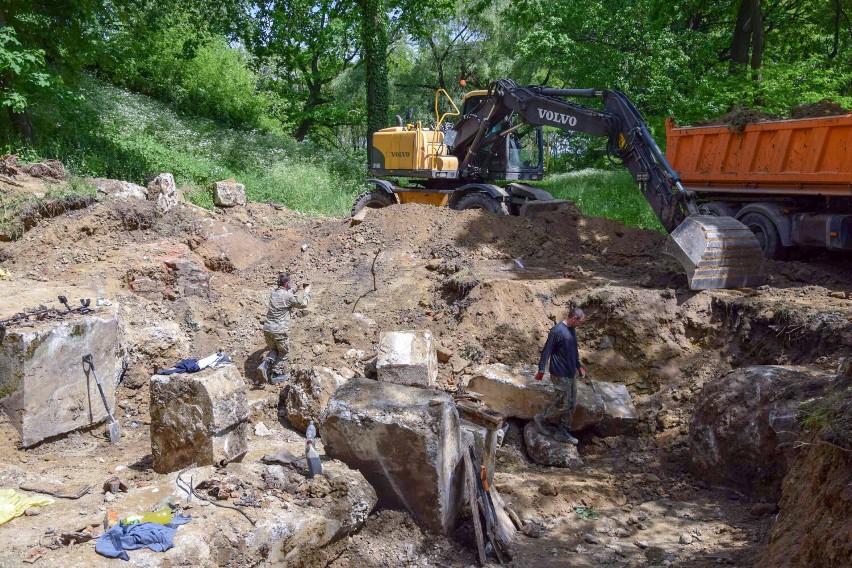 Prace archeologiczne na forcie IX a Przy Krzyżu Twierdzy...