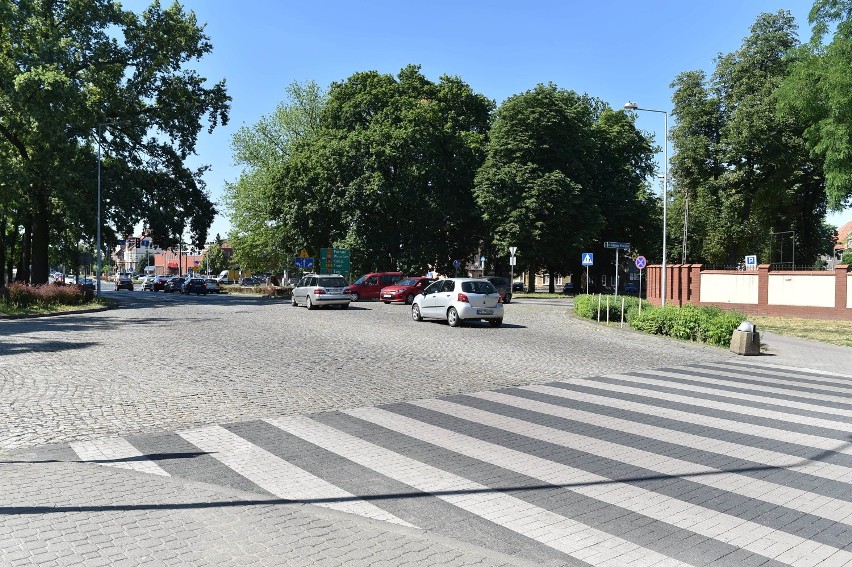 Skrzyżowanie Dąbrowskiego, Westerplatte i Placu Komeńskiego