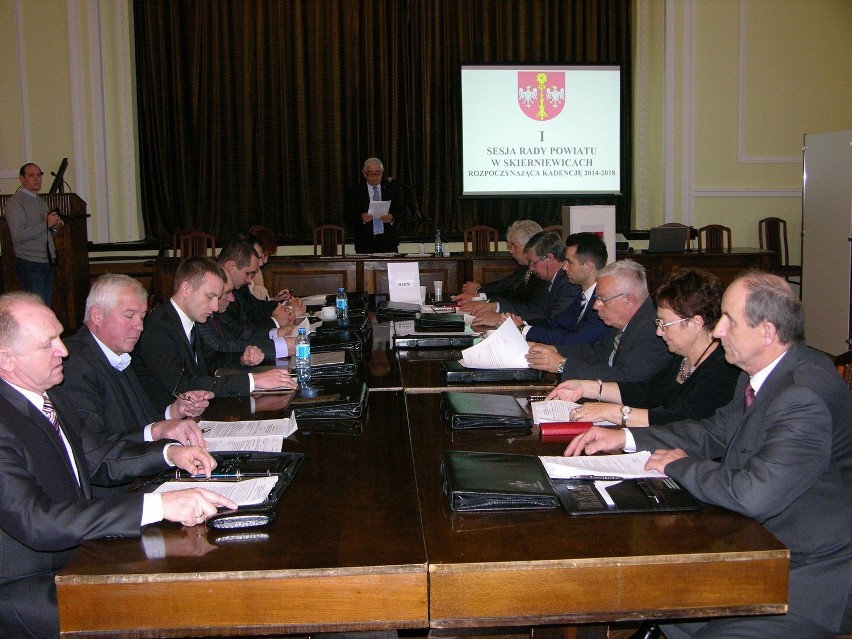 Odbyła się pierwsza sesja Rady Powiatu Skierniewickiego....