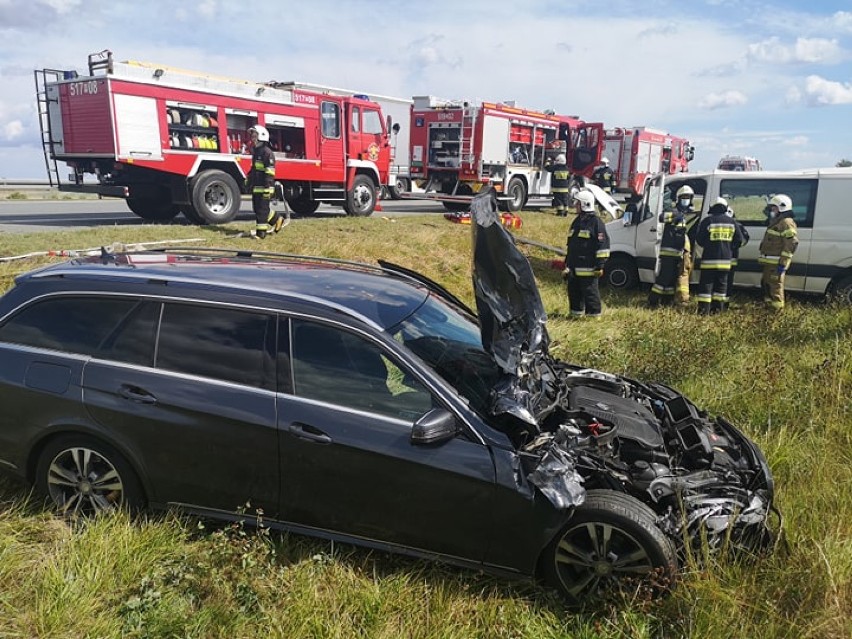 Gmina Kuślin: Zderzenie dwóch samochodów na autostradzie A2 [ZDJĘCIA]
