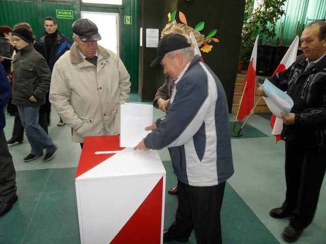 Przed południem swój głos w Obwodowej Komisji Wyborczej nr 6 oddał Jan Grabski