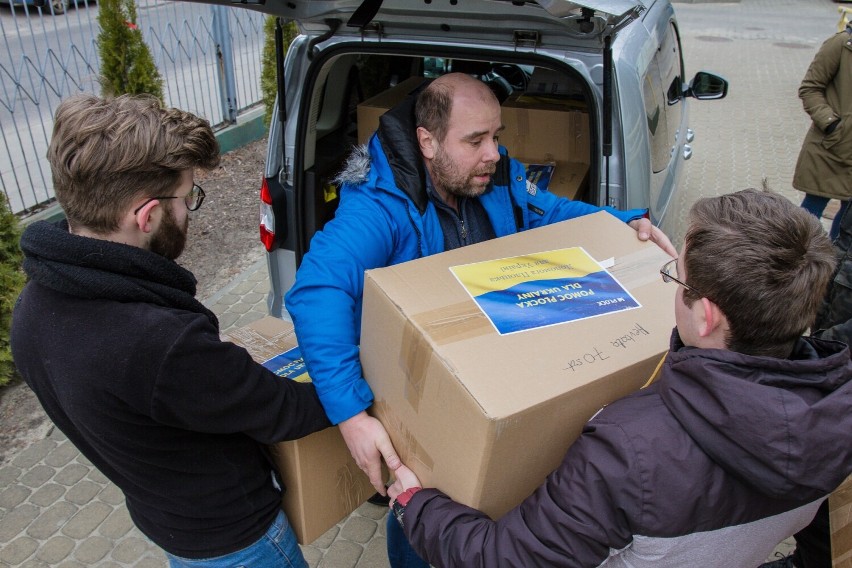 Pomoc dla Ukrainy. Autokar z pomocą humanitarną dotarł do Żytomierza. Miasto wspiera też przejście graniczne w Dorohusku 