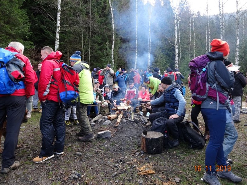 Pożegnali słońce w Budnikach. Przez 113 dni nie dotrą tu promienie słoneczne! [ZDJĘCIA]