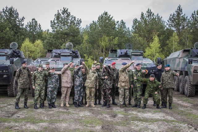 W środę, 10 maja, stacjonującą w Międzyrzeczu i Wędrzynie 17. Wielkopolską Brygadę Zmechanizowaną  wizytowali oficerowie  Wojskowego Korpusu Dyplomatycznego.