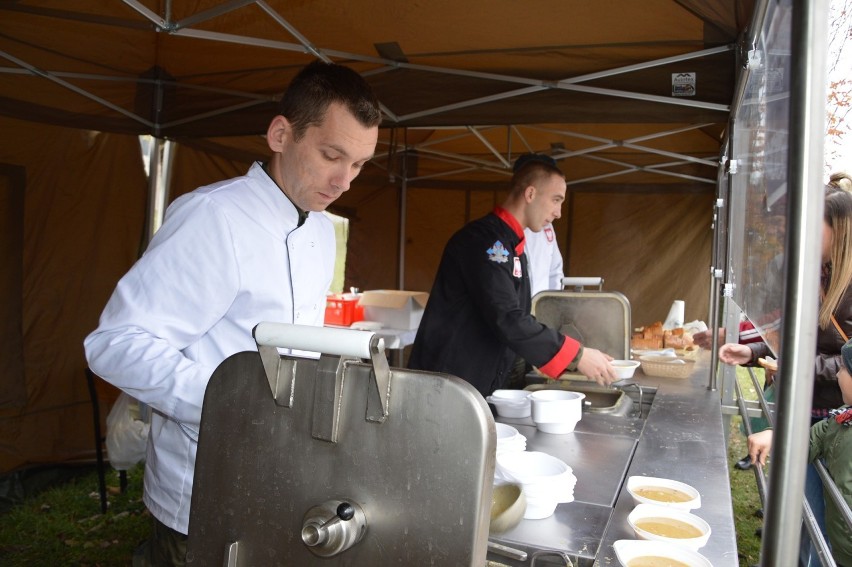 Pikniki  „Służymy Niepodległej” odbywają się 10 listopada w...